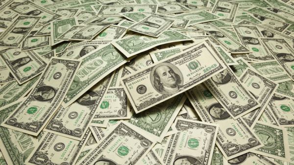 Экономист Балынин определил границы курса доллара в 2025 году