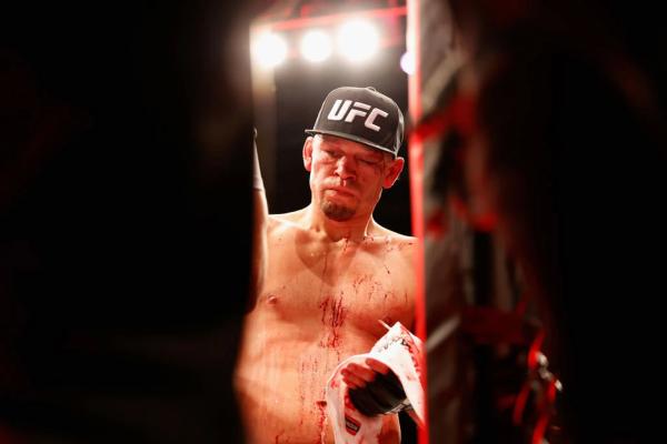 Боец UFC с детства выкуривает по 10 сигарет в день – и вырубает соперников