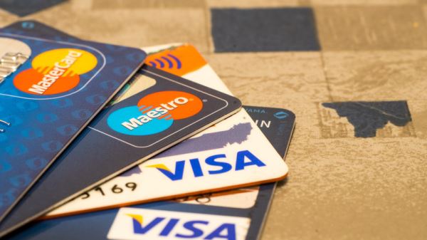 Костин заявил об отсутствии серьёзных перспектив возвращения Visa и Mastercard
