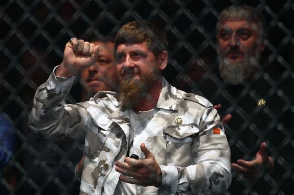 Какими были турниры UFC в России: 22 000 в «Олимпийском», гимн СССР, Кадыров и Ротенберг на трибунах