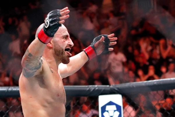 Волкановски снова чемпион UFC! Хорош даже в 36