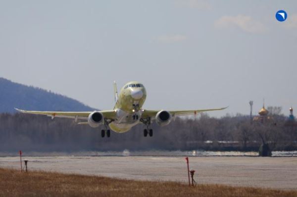Первый полёт опытного образца полностью импортозамещённого самолёта SJ-100