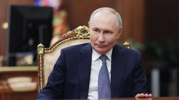 Путин поручил ускорить работу над созданием перспективных вооружений
