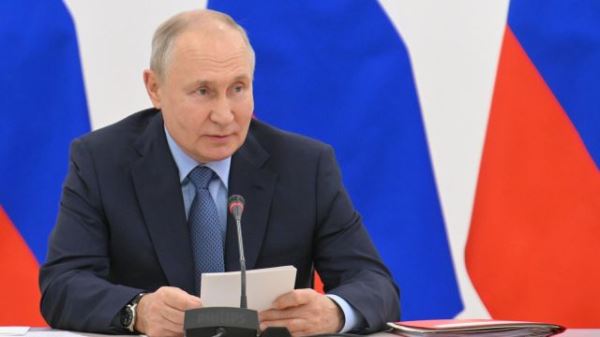 Путин призвал адаптировать вооружение к меняющимся формам боевых действий