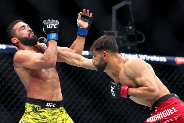 Волкановски снова чемпион UFC! Хорош даже в 36