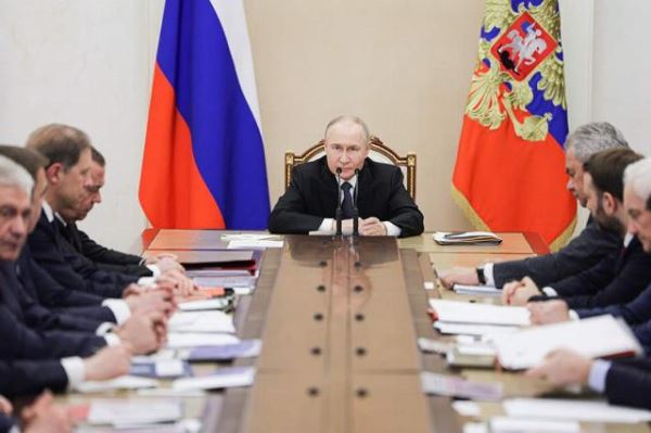 Владимир Путин провел заседание Военно-промышленной комиссии