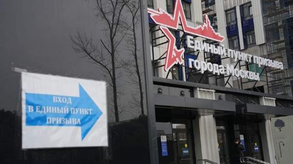Путин подписал закон об освобождении воевавших полгода добровольцев от призыва
