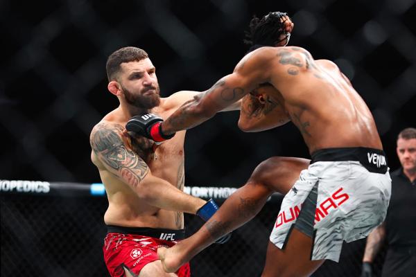 Волкановски снова чемпион UFC! Хорош даже в 36