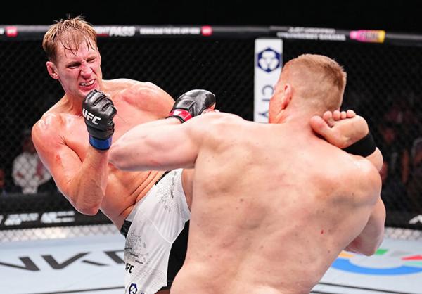 15 лучших тяжеловесов России. Только двое – из UFC