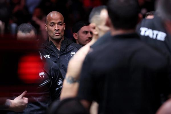 Фитнес-киборг и бывший спецназовец спасает карьеры звезд UFC. Бойцы блюют на его тренировках